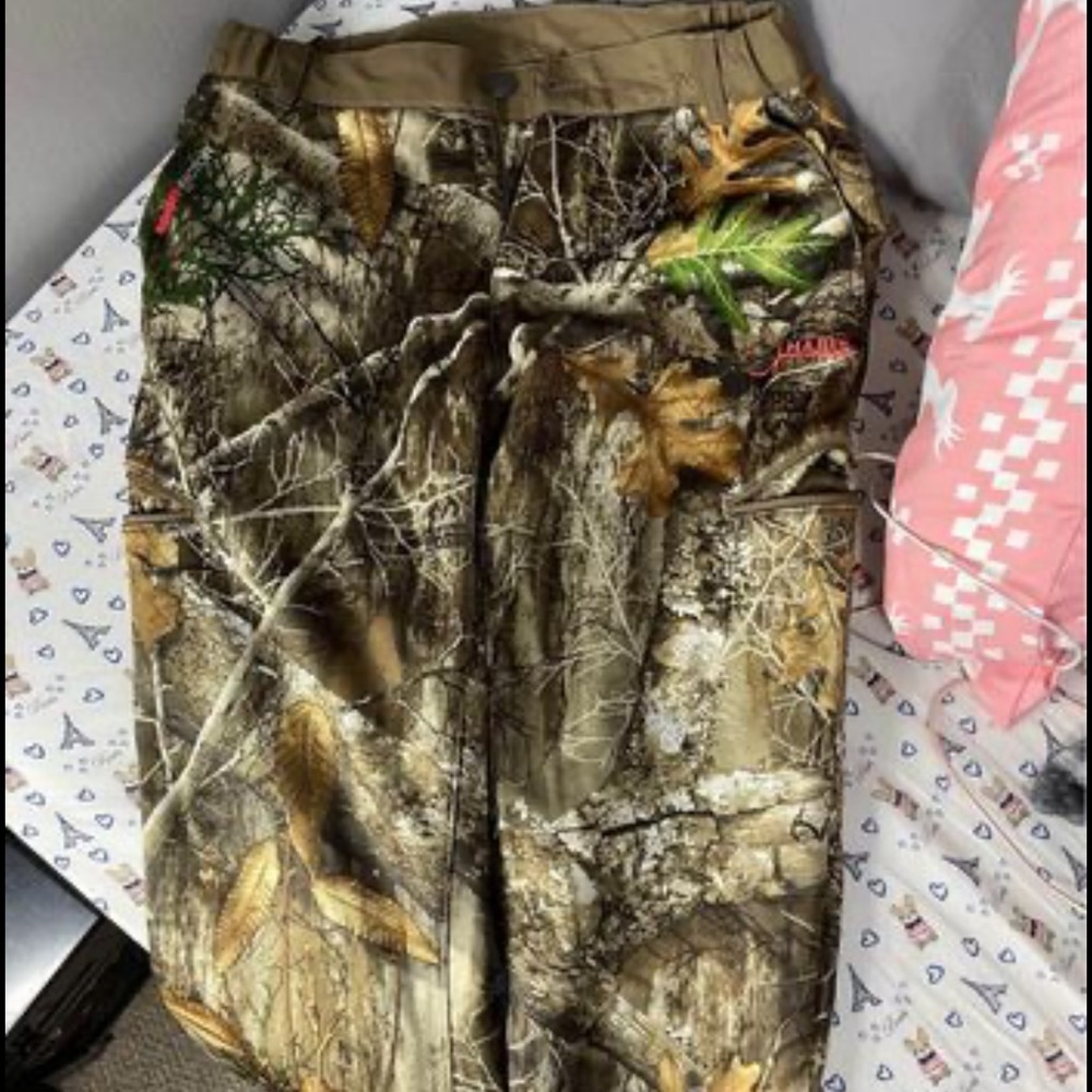Womens RealTree Habit hunting pants.